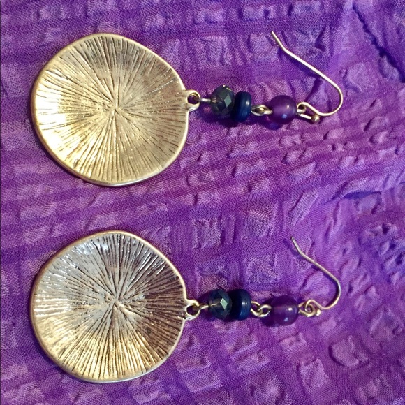 🌹2/$21 Brushed Gold Hammered Disc Bead Earrings - Picture 7 of 8